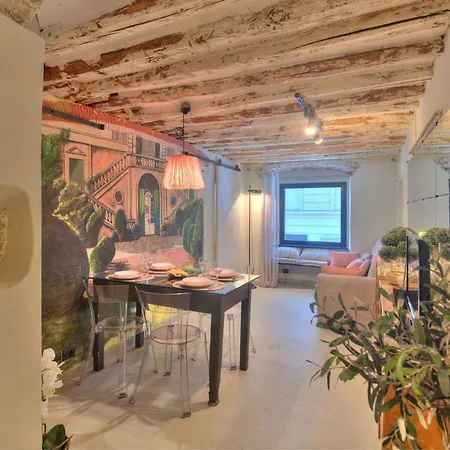 Apartment Historic Center, Piazza De Ferrari, Aquarium