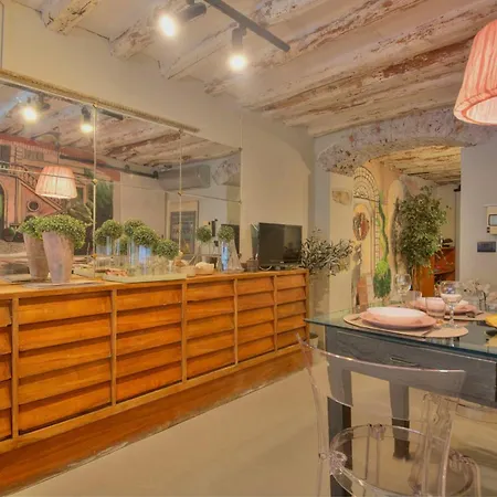 Historic Center, Piazza De Ferrari, Aquarium *