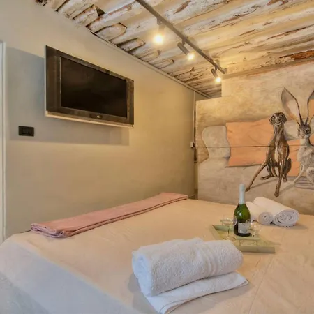 Historic Center, Piazza De Ferrari, Aquarium * Genoa