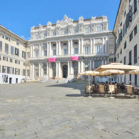 Historic Center, Piazza De Ferrari, Aquarium Apartment Genoa