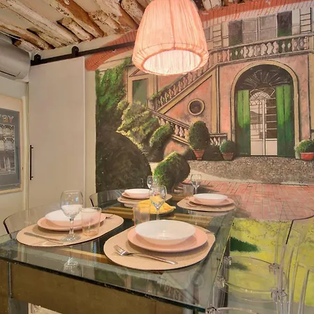 Historic Center, Piazza De Ferrari, Aquarium *