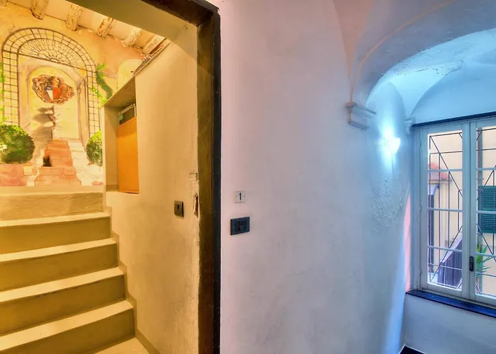 Historic Center, Piazza De Ferrari, Aquarium *