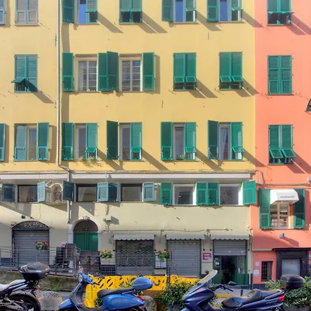 Historic Center, Piazza De Ferrari, Aquarium Daire